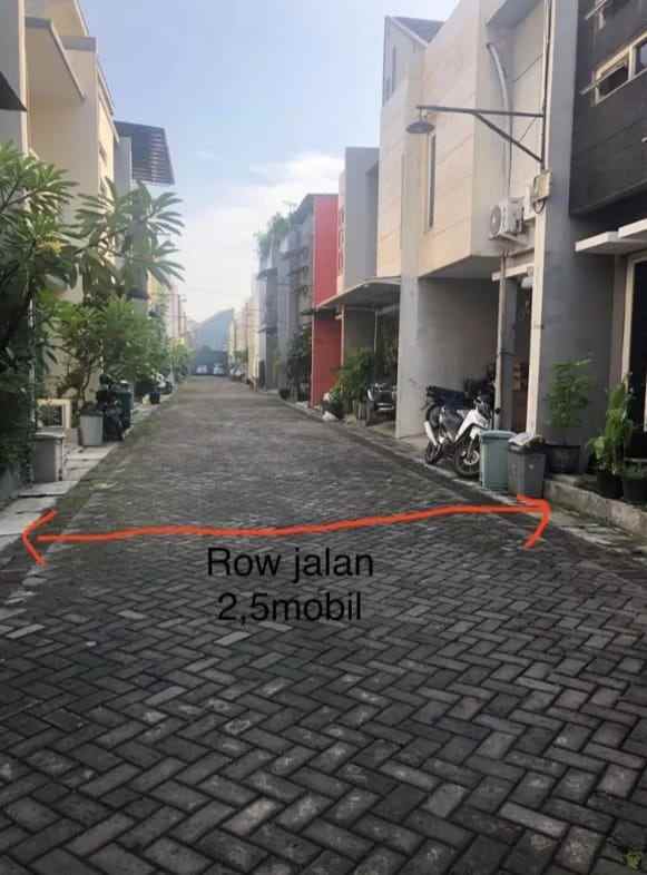 dijual rumah urban mansion