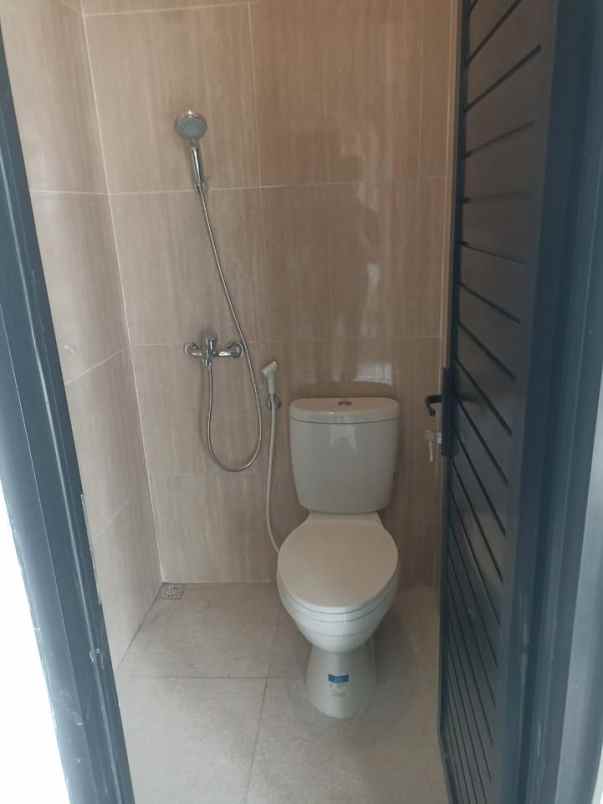 dijual rumah villa bukit tidar jalan