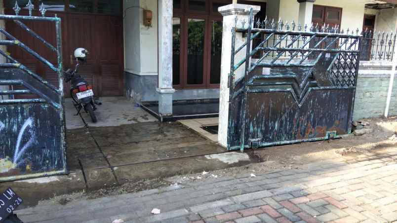 dijual rumah villa kalijudan