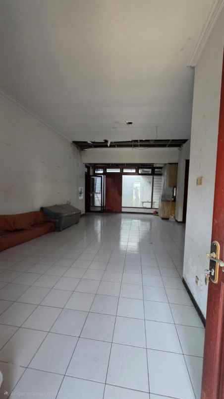 dijual rumah villa kalijudan