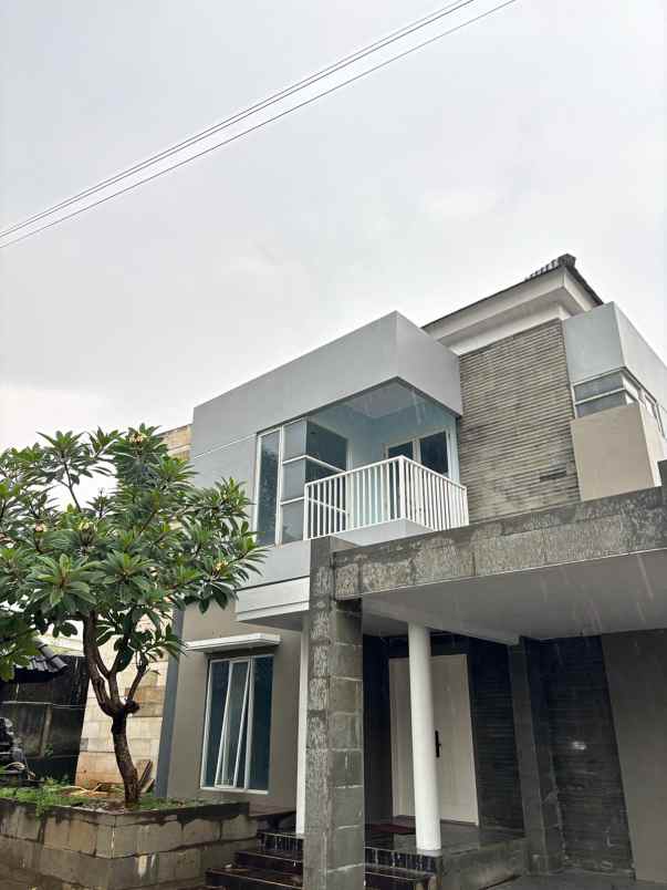 dijual rumah villa mutiara cibubur