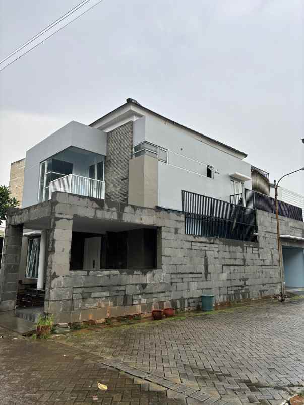 dijual rumah villa mutiara cibubur