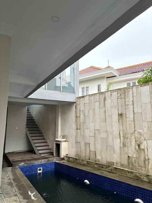 dijual rumah villa mutiara cibubur