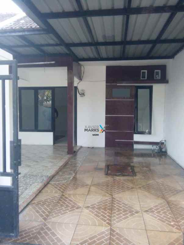 dijual rumah western village