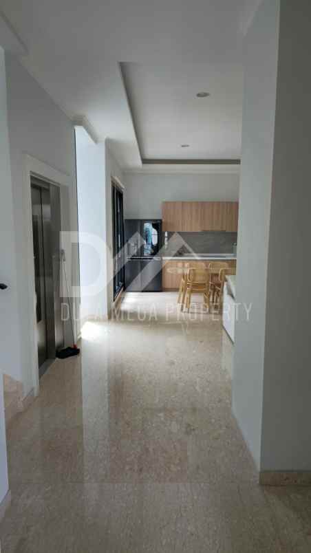 dijual rumah winona alam sutera