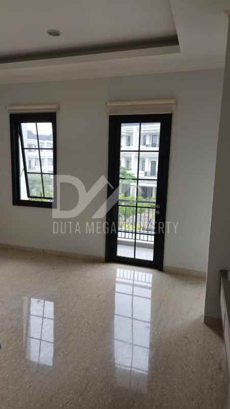 dijual rumah winona alam sutera