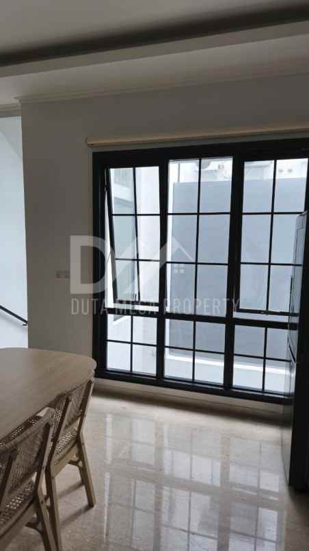 dijual rumah winona alam sutera