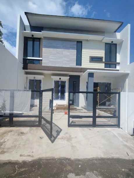 dijual rumah wisma permai barat