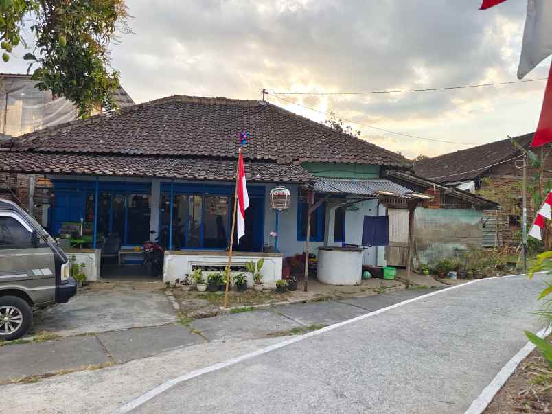 dijual tanah dan rumah strategis