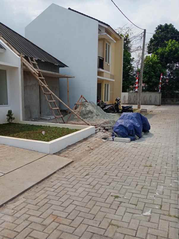 dijual tanah jalan limo cinere