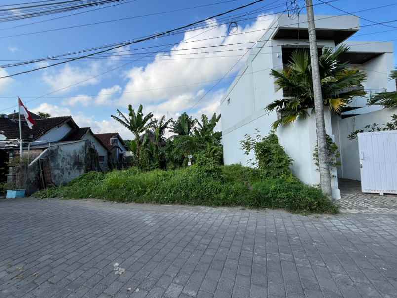 dijual tanah komplek villa jl tumbak bayuh