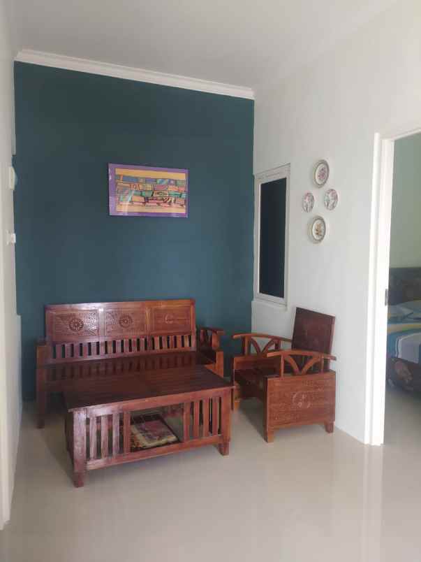 dijual villa aktif 2 lantai kota batu