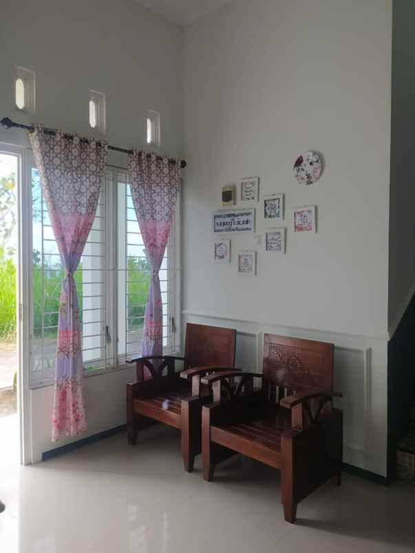 dijual villa aktif 2 lantai kota batu