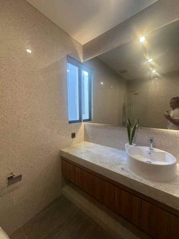 dijual villa banjar semer kerobokan