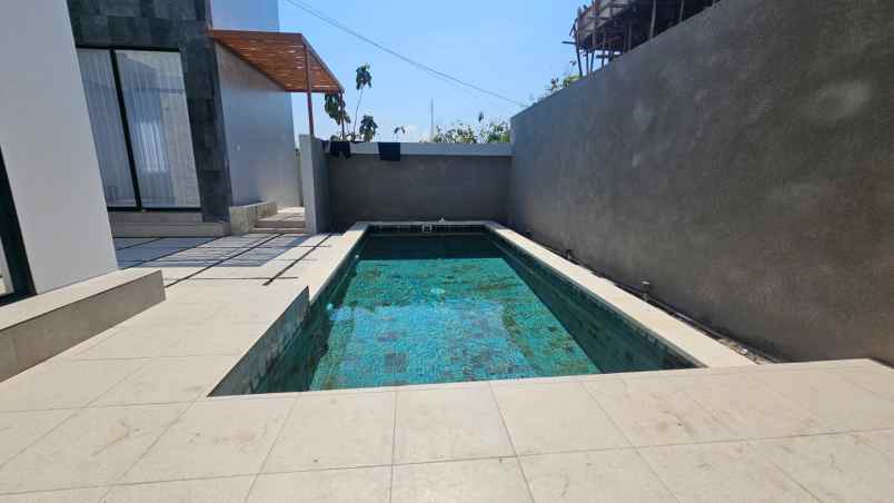 dijual villa jalan mundeh kutuh