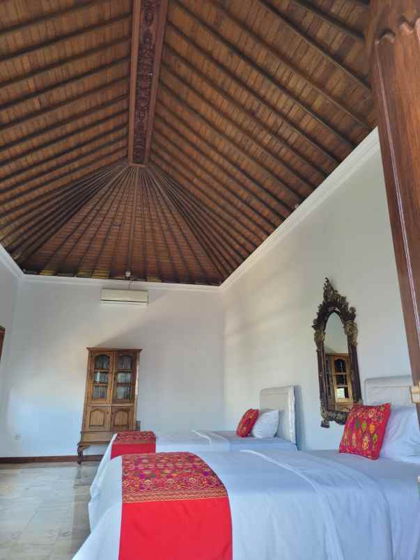 dijual villa jalan ungasan kuta badung bali