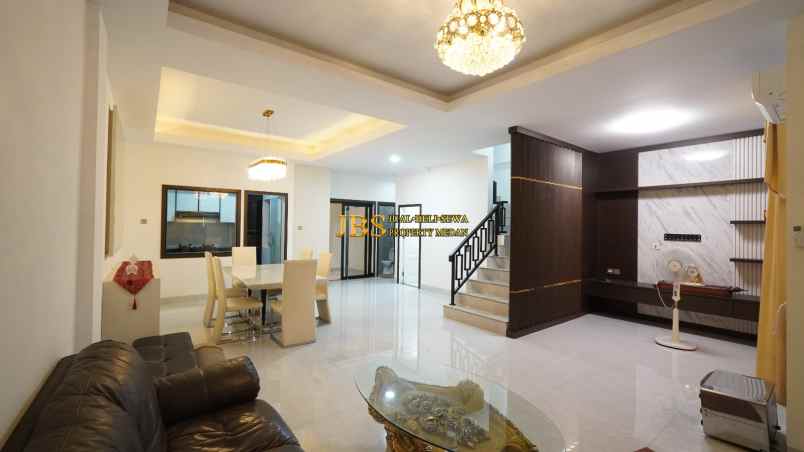 dijual villa komplek jewel park jalan