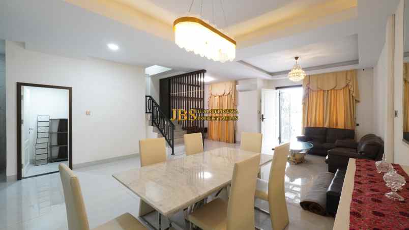 dijual villa komplek jewel park jalan