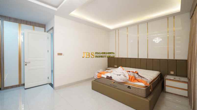 dijual villa komplek jewel park jalan