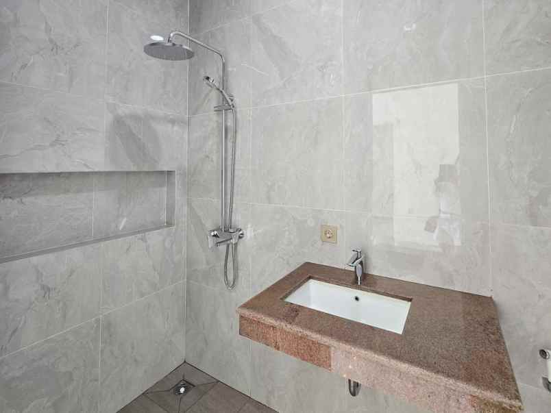 dijual villa sentosa park sunggal