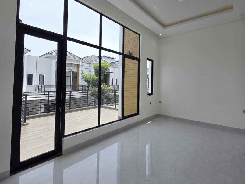 dijual villa sentosa park sunggal