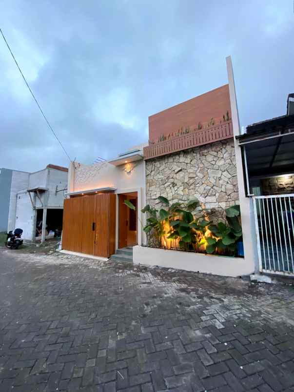 dijual villa sukun malang city east