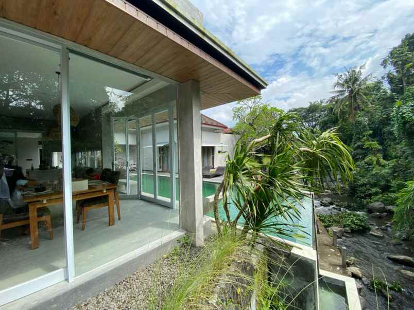 dijual villa yogyakarta