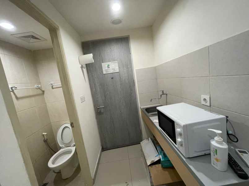 disewakan apartemen osaka riverview pik2