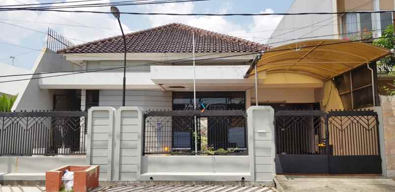 disewakan rumah bagus dharmahusada utara siap huni