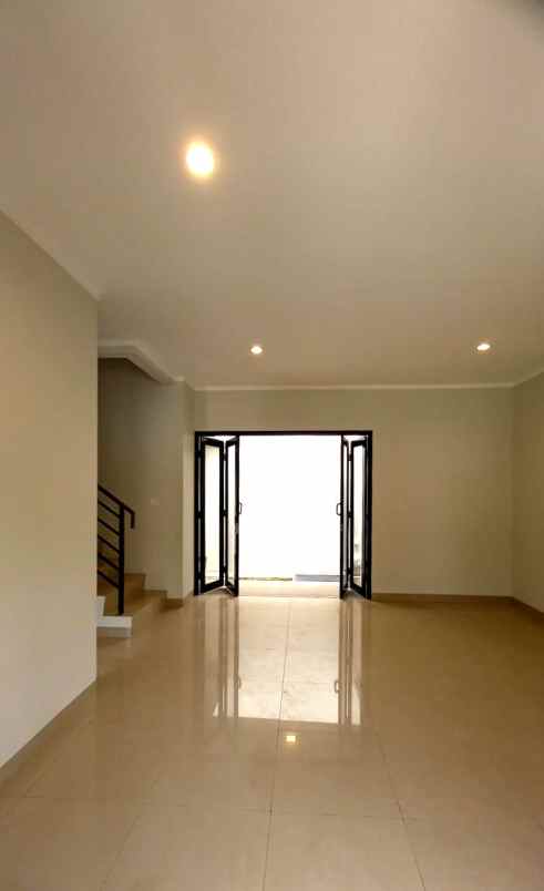 disewakan rumah cluster regia scg