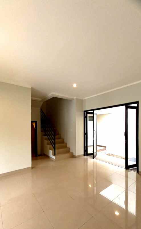 disewakan rumah cluster regia scg