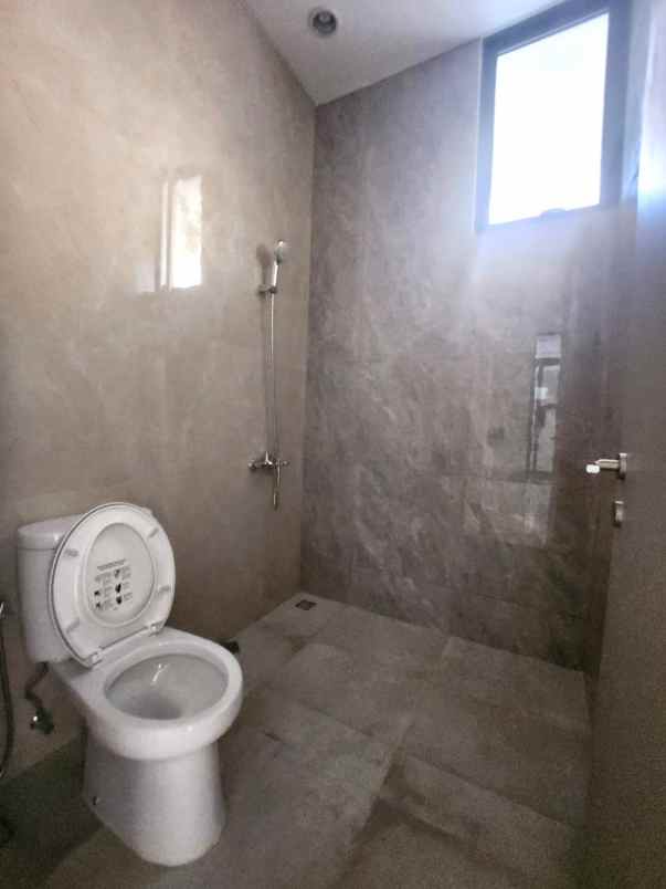 disewakan rumah cluster sentarum asya jgc