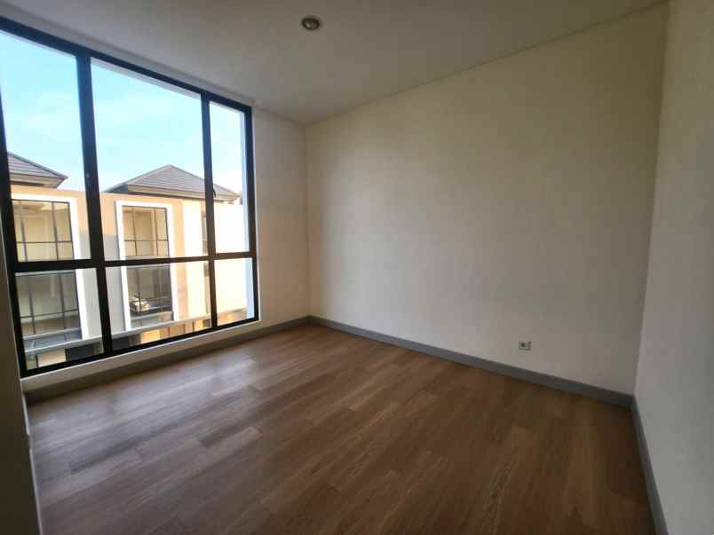 disewakan rumah cluster sentarum asya jgc