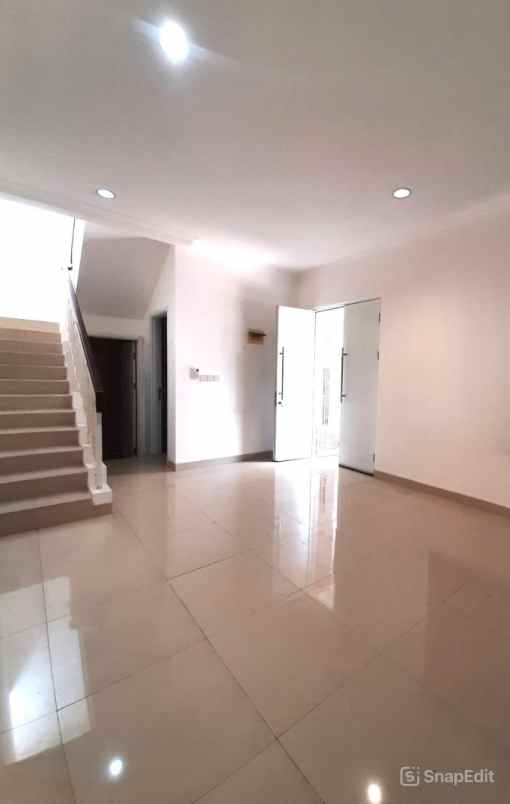 disewakan rumah cluster thames jgc