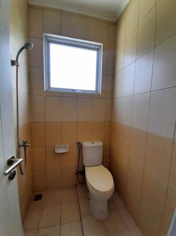 disewakan rumah cluster thames jgc