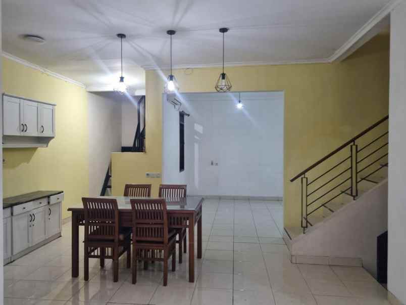 disewakan rumah delatinos bsd city tangsel