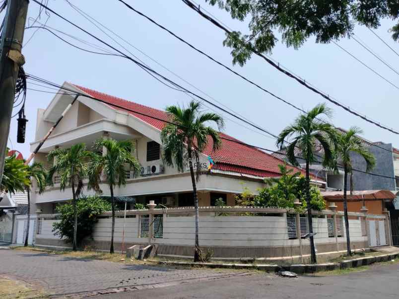 disewakan rumah di raya manyar tirtoyoso furnished