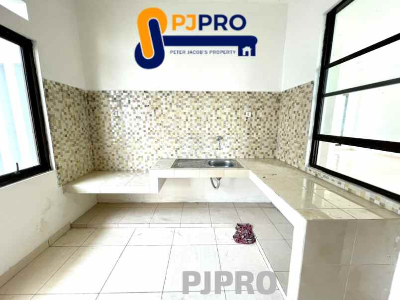 disewakan rumah harapan indah 2 heliconia