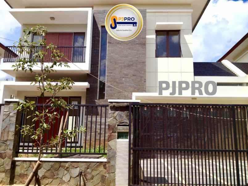 disewakan rumah harapan indah 2 heliconia