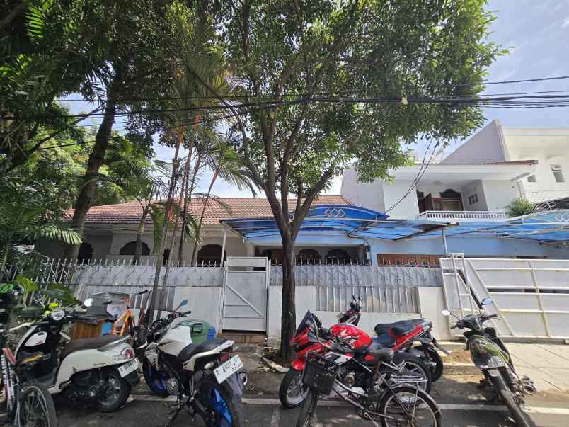 disewakan rumah jl cempaka putih tengah 27