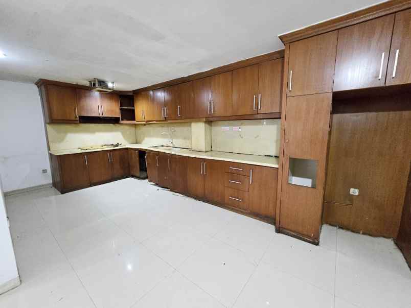 disewakan rumah jl cempaka putih tengah 27