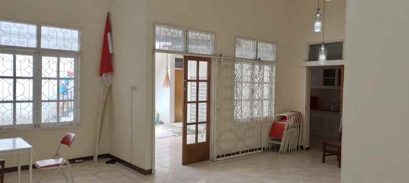 disewakan rumah mayjen sungkono surabaya