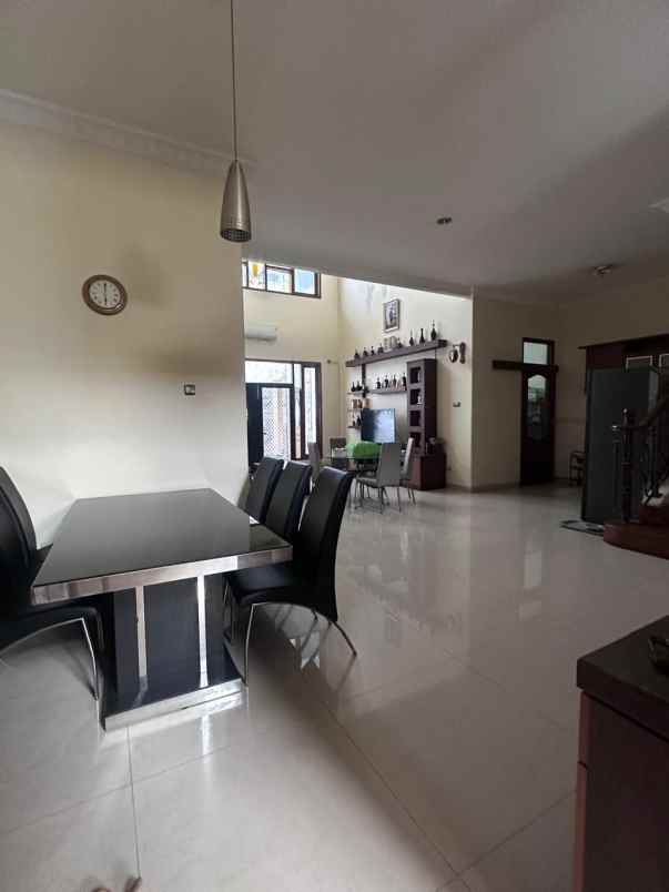 disewakan rumah pakuwon indah surabaya barat