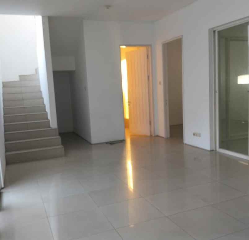 disewakan rumah royal residence cluster buckingham