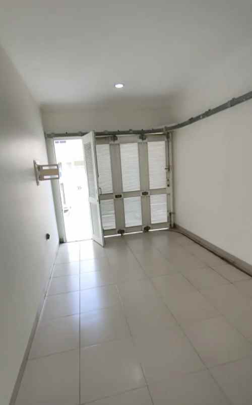 disewakan rumah summarecon