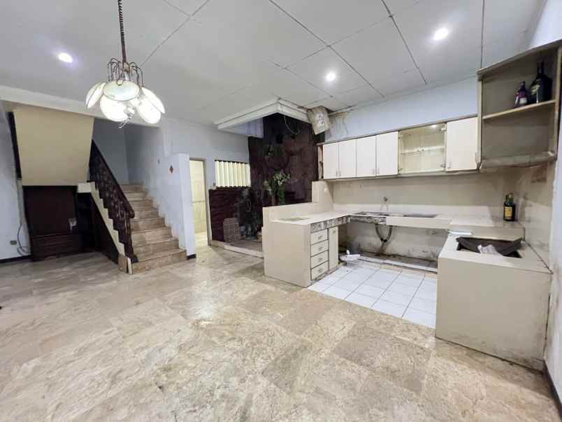 disewakan rumah tajung duren jakarta baratv