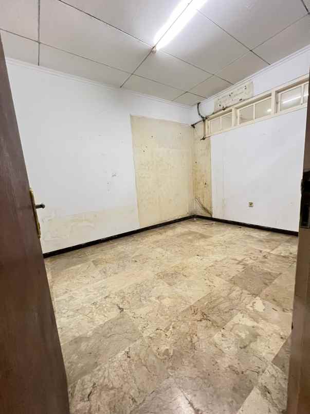 disewakan rumah tajung duren jakarta baratv