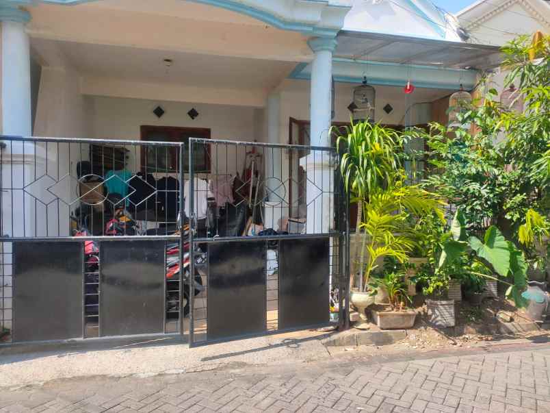 hanya 1 m an rumah di puri asri pakuwon city sudah shm