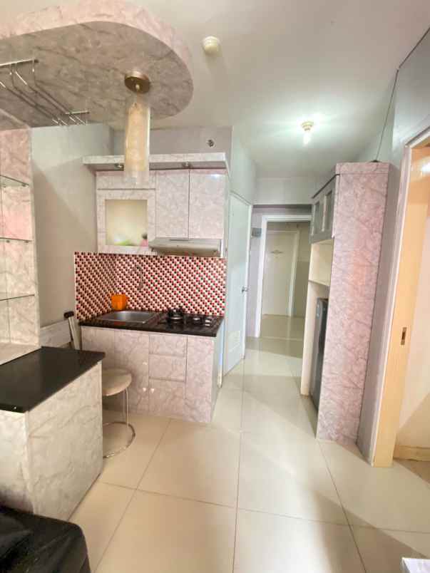 jual apartemen 2 kamar furnish di green pramuka city