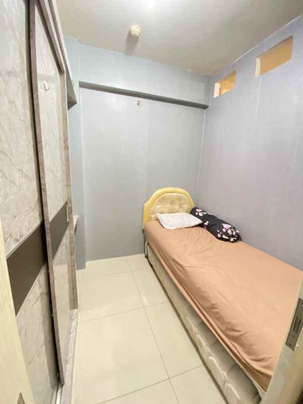jual apartemen 2 kamar furnish di green pramuka city